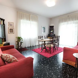 Appartamento Signorile Ambienti Sanificati Con Medical Device Class Lla En 13727, Messina